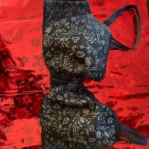 Sexy black lace underwire bra. Size 40DD. Like new and never worn.